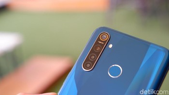 Kamera belakangnya ada empat. Foto: Adi Fida Rahman/detikINET