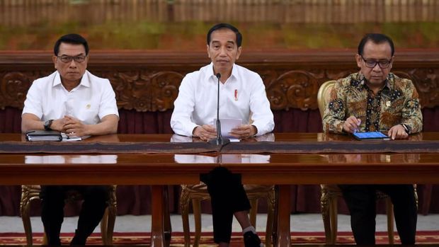 Presiden Joko Widodo saat memberikan keterangan mengenai sikap pemerintah pada revisi UU KPK.