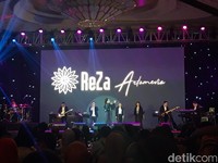 Tembang Nostalgia Reza Artamevia Guncang Surabaya