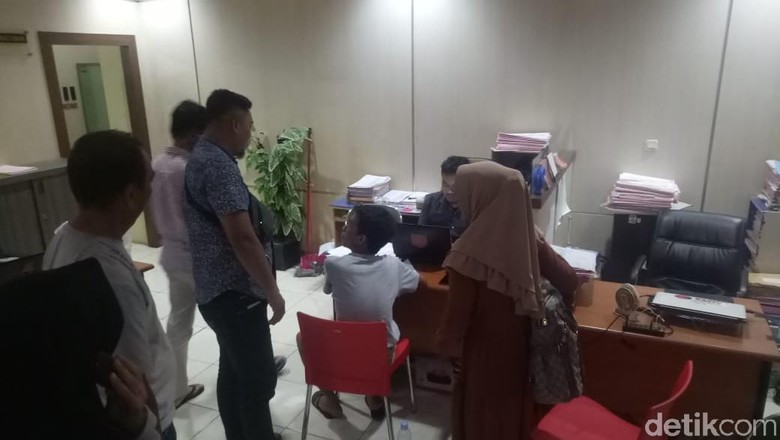 Gadaikan 64 Mobil Rental, Mahasiswa di Makassar Ditangkap Gadaikan 64 Mobil Rental, Mahasiswa di Makassar Ditangkap