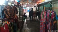 Menurut pedagang bernama Iwan dia bersama rekan-rekannya kini merasakan dampak buruk dari kabut asap. Kondisi asap membuat daya beli masyarakat menurun.