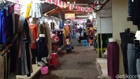 Pasar Pusat, Pekanbaru, Riau, tampak sepi pembeli.