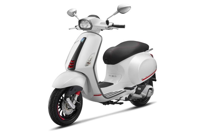 Vespa Rilis Sprint Carbon Warna Putih, Jumlahnya Nggak Banyak