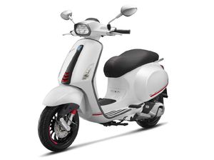 Vespa Rilis Sprint Carbon Warna Putih, Jumlahnya Nggak Banyak