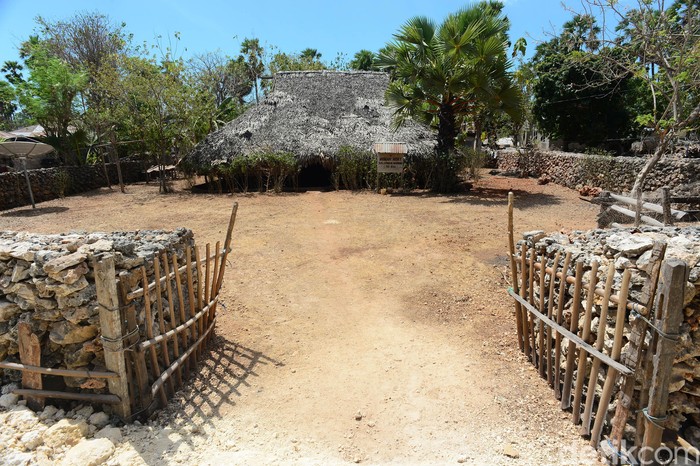 Menengok Rumah Adat Rote yang Bersahaja