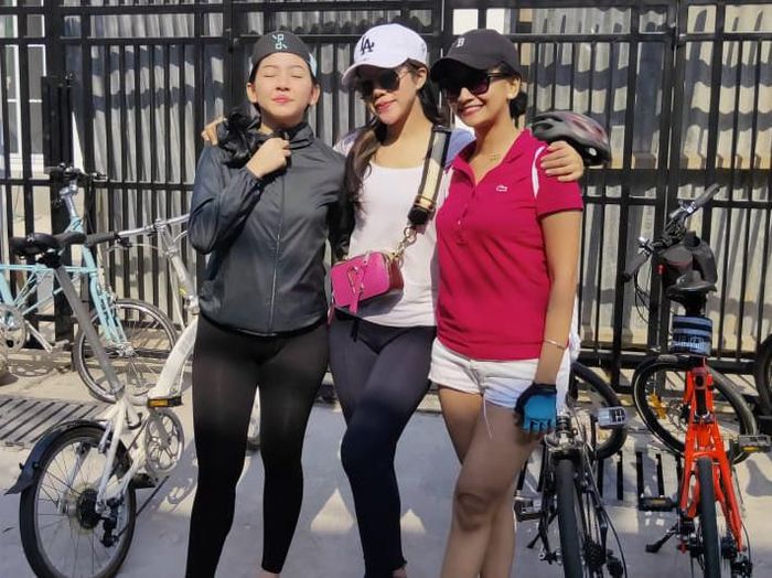 Vanessa Angel juga suka sepeda lipat, lho (Jakseli) Vanessa Angel juga suka sepeda lipat, lho (Jakseli)
