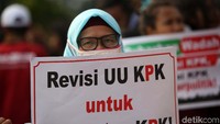 Mereka mendukung revisi Undang-Undang KPK karena dinilai sebagai langkah perbaikan KPK dalam pencegahan dan pemberantasan korupsi di Indonesia.
