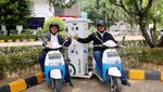 Nikmatnya Keliling Padang Naik Motor Listrik
