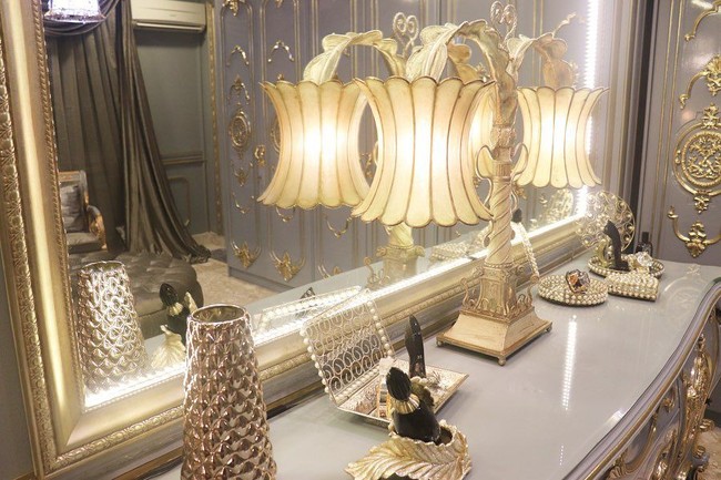 Kamar Tasya ternyata sesuai dengan penampilan makeup-nya yang tak kalah maksimal. Foto: Instagram @tasyafarasya