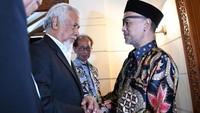 Thareq Kemal Habibie (kanan) juga tampak berbincang dengan hangat saat menerima Xanana Gusmao di rumah mendiang Jalan Patra Kuningan, Jakarta, Sabtu (14/9/2019) malam.