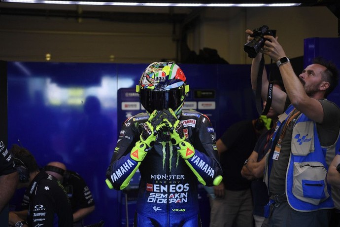 Perpaduan Makanan Italia di Helm Spesial Valentino Rossi