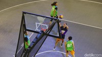 Diselenggarakan di Main Atrium Kota Kasablanka, Combiphar INSTO 3x3 Basketball Competition diikuti sebanyak 24 tim yang terbagi dalam kategori umum putri dan umum putra yang akan memperebutkan hadiah jutaan Rupiah.