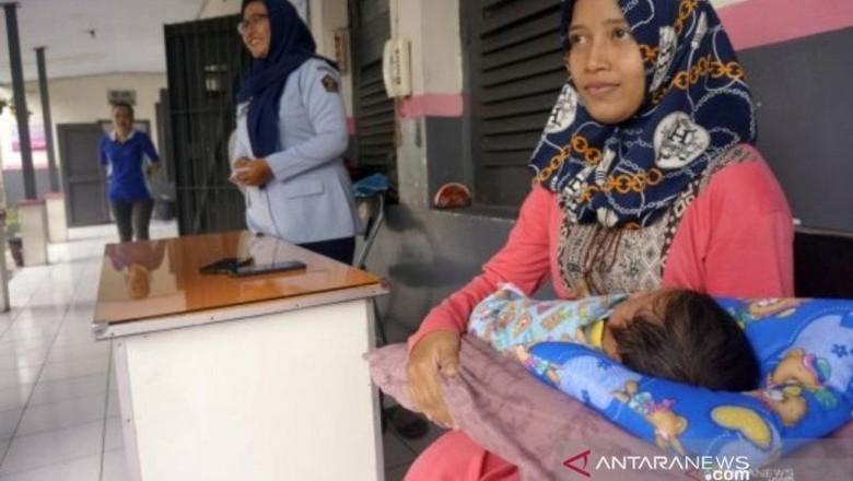 Kejamnya Narkoba: Suami Dibui, Istri yang Lagi Hamil Tua Susul ke Penjara Kejamnya Narkoba: Suami Dibui, Istri yang Lagi Hamil Tua Susul ke Penjara