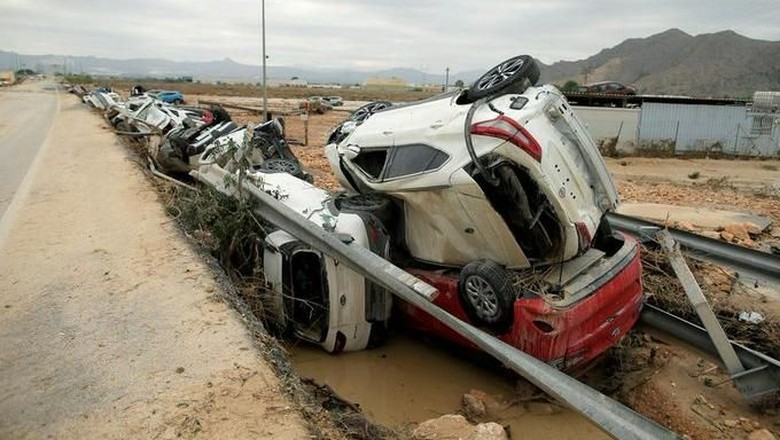 Banjir Bandang di Orihuela Spanyol Tewaskan 6 Orang Banjir Bandang di Orihuela Spanyol Tewaskan 6 Orang