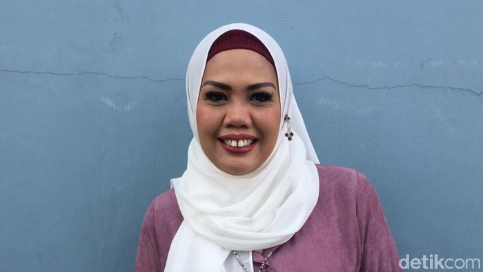 Elly Sugigi