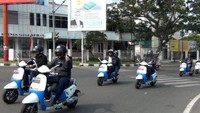 Konvoi motor listrik ini pertama kali digelar di Padang. Kegiatan ini selain bertujuan untuk mengunjungi titik-titik SPLU yang ada di kota Padang, juga untuk menarik perhatian dan memasyarakatkan penggunaan kendaraan listrik ke masyarakat luas. Foto: dok. PLN
