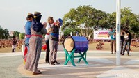 Tarian diiringi dengan suara musik tradisional berupa kendang, rebana, bedug atau jidur dan musik tardisional lainnya (Rinto/detikcom)