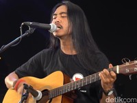 Ternyata Lagu Kasih Sayang Kepada Orang Tua Awalnya Punya Lirik Normal