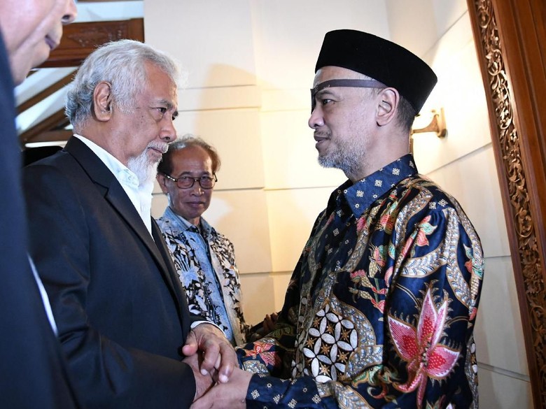 Sambangi Kediaman BJ Habibie, Xanana Gusmao Berikan 2 Surat Sambangi Kediaman BJ Habibie, Xanana Gusmao Berikan 2 Surat