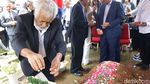 Xanana Gusmao Ziarah ke Makam Habibie