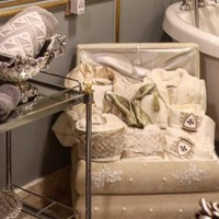 Tak hanya interior kamar, kamar mandi Tasya juga berteriak kemewahan. Tak heran para netizen pun jadi ingin menginap di rumahnya. Foto: Instagram @tasyafarasya