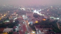Sejumlah daerah di Provinsi Jambi masih terus terpapar kabut asap akibat kebakaran hutan dan lahan (karhutla) dan bertambah pekat dalam beberapa hari terakhir dan sangat tidak sehat untuk manusia. Foto: ANTARA FOTO/Wahdi Septiawan