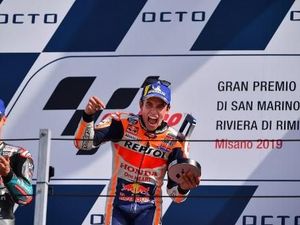 Marquez Disoraki Pendukung Rossi di Podium Juara MotoGP San Marino