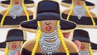 Kadang Jasmine juga membuat sosok lain dengan cookiesnya. Wanita yang belajar bikin cookies secara otodidak ini membuat cookies Beyonce saat Queen B ulang tahun. Foto: Instagram helloyummyholic