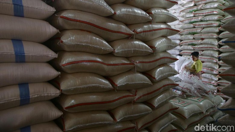 Jelang Akhir Tahun, Stok Beras di Jabar Melimpah Jelang Akhir Tahun, Stok Beras di Jabar Melimpah
