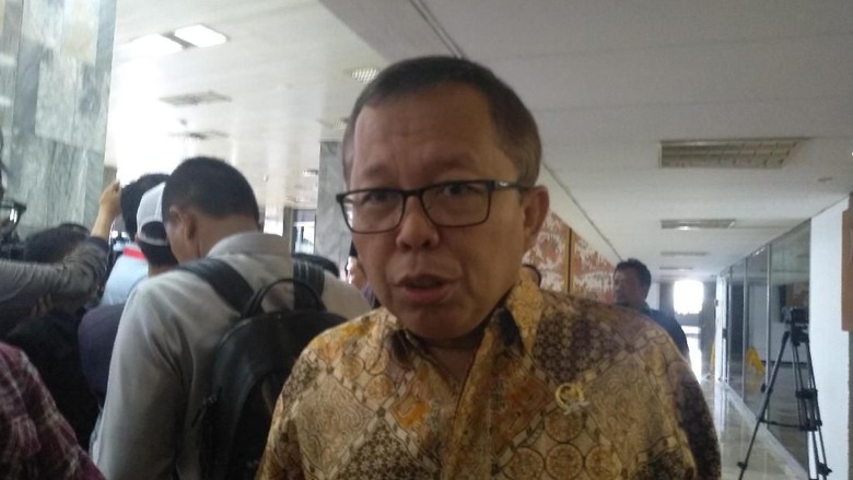 Jokowi Pertimbangkan Perppu UU KPK, PPP: Tak Harus Batalkan Hasil Revisi Jokowi Pertimbangkan Perppu UU KPK, PPP: Tak Harus Batalkan Hasil Revisi