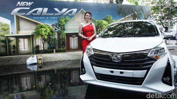 SPG Cantik dan Toyota Calya Peluncuran mobil selalu diramaikan oleh SPG-SPG cantik. Tak terkecuali dengan peluncuran Toyota Calya, para SPG cantik siap berpose dengan mobil LCGC tersebut.