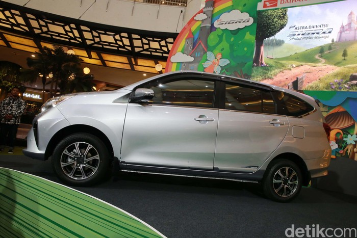 Setelah tiga tahun mengaspal, mobil LCGC Daihatsu Sigra diberikan penyegaran wajah oleh Astra Daihatsu Motor (ADM). Begini tampang anyarnya.