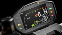 Ducati memperlengkap lini monster dengan memperkenalkan versi hitam yang disapa ‘Black on Black’.  Foto: Pool (MCN)