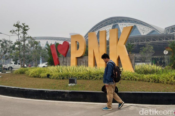 Kabut asap selimuti Bandara Supadio (Antara Foto)