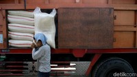 Ia mengklaim pembuangan ini juga sudah disetujui oleh Menteri Pertanian, Menteri Perdagangan, dan Menteri Keuangan.