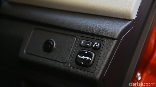 Tuas untuk sensor parkir