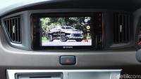 Tentu dengan melakukan penyegaran, harga Toyota New Calya naik dari versi sebelumnya. Kenaikan berkisar antara Rp 1 juta hingga Rp 2 juta, tergantung dari varian.