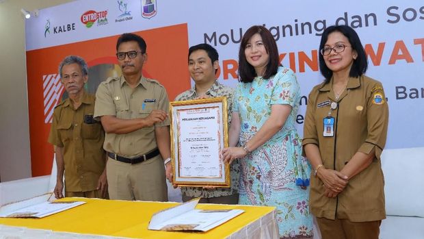 2.805 Siswa di Lebak Banten Terima Bantuan Air Bersih