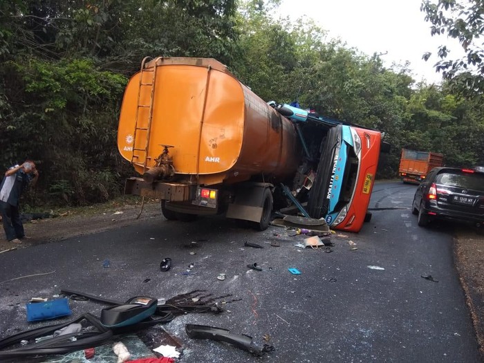 Satu Orang Tewas Di Tempat Akibat Kecelakaan Motor Vs Truk Di Jalinsum Berikut Kronologisnya Tribun Lampung