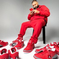 Kolaborasi Nike Air Jordan dengan musisi DJ Khaled juga masuk dalam deretan sneakers termahal di dunia. Sneakers merah ini langsung meroket harganya setelah dirilis. Harga sneakers DJ Khaled x Air Jordan 3 Grateful ini mencapai US$ 25 ribu atau sekitar Rp 349 juta. Foto: Istimewa