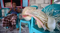 Tii langga adalah sejenis topi bertepi lebar yang terdapat di Kepulauan Rote, Indonesia bagian timur.