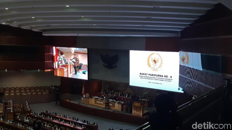 DPR Sahkan Revisi UU MD3 soal Penambahan Pimpinan MPR DPR Sahkan Revisi UU MD3 soal Penambahan Pimpinan MPR