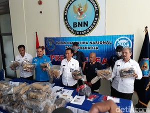 Antar 50 Kg Ganja Naik Bus, Kurir Ditangkap di Solo