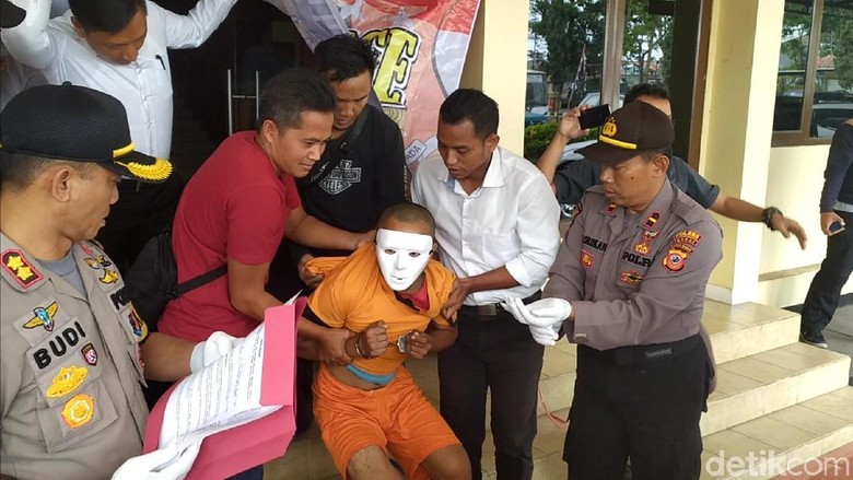 Pengakuan Horor Pemuda Garut Bunuh dan Bakar Nenek Pengakuan Horor Pemuda Garut Bunuh dan Bakar Nenek