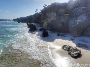 Pantai Eksotis di Rote Serasa Milik Sendiri