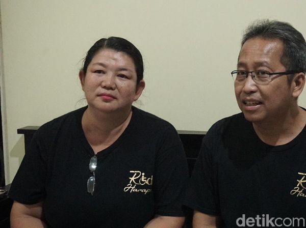 Pasutri Ini Pinjamkan Kursi Roda dan Inkubator Gratis untuk Kaum Tak Mampu
