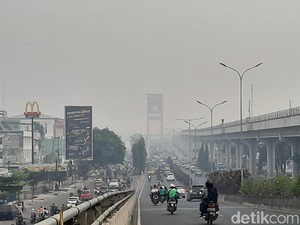 Kabut Asap Bikin Udara Malam-Pagi di Palembang Tak Sehat