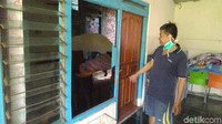 Salah satu dari tiga rumah yang rusak parah adalah milik Sujono, warga RT 06 RW 02 Kelurahan Srondol Wetan. Ia menunjukkan beberapa bagian rumah yang rusak akibat ledakan, ia juga menunjukkan bangunan rumahnya yang berhimpitan persis dengan tembok Mako Brimob Srondol.