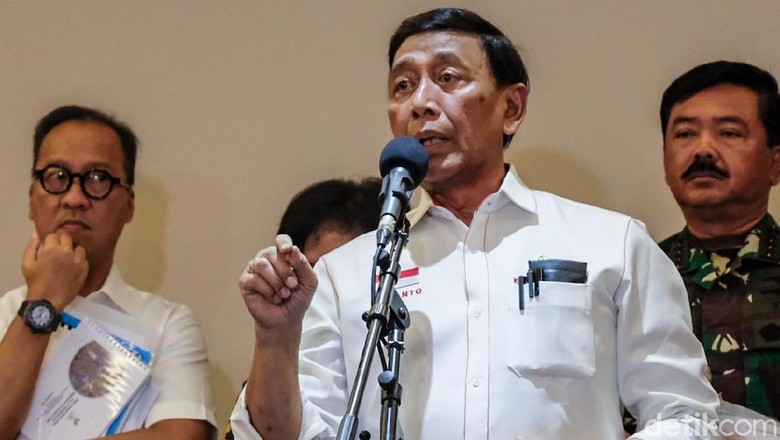 Wiranto: Jokowi Minta Pelaku Karhutla Ditindak Keras dan Tegas Wiranto: Jokowi Minta Pelaku Karhutla Ditindak Keras dan Tegas