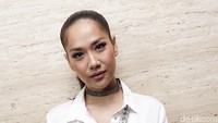 Bunga Citra Lestari enggan berkomentar soal kabar makam BJ Habibie menjadi ajang selfie. Foto: Palevi S/detikFoto